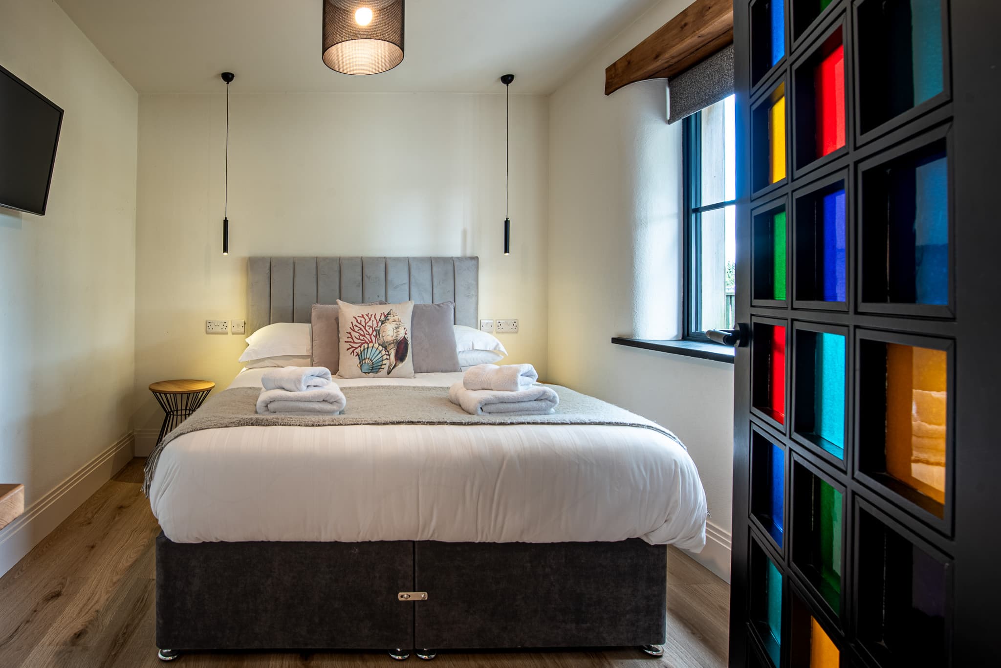 Kingsize en suite bedroom at Just a Cottage