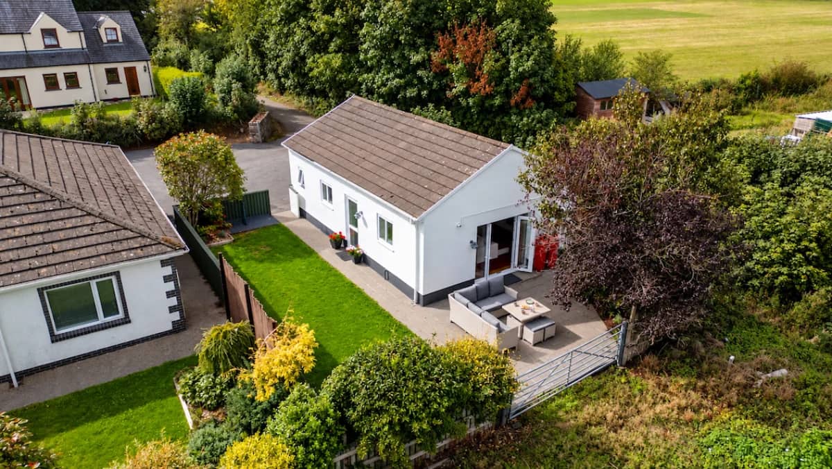 Aerial view of Pleasant Valley View cottage and garden