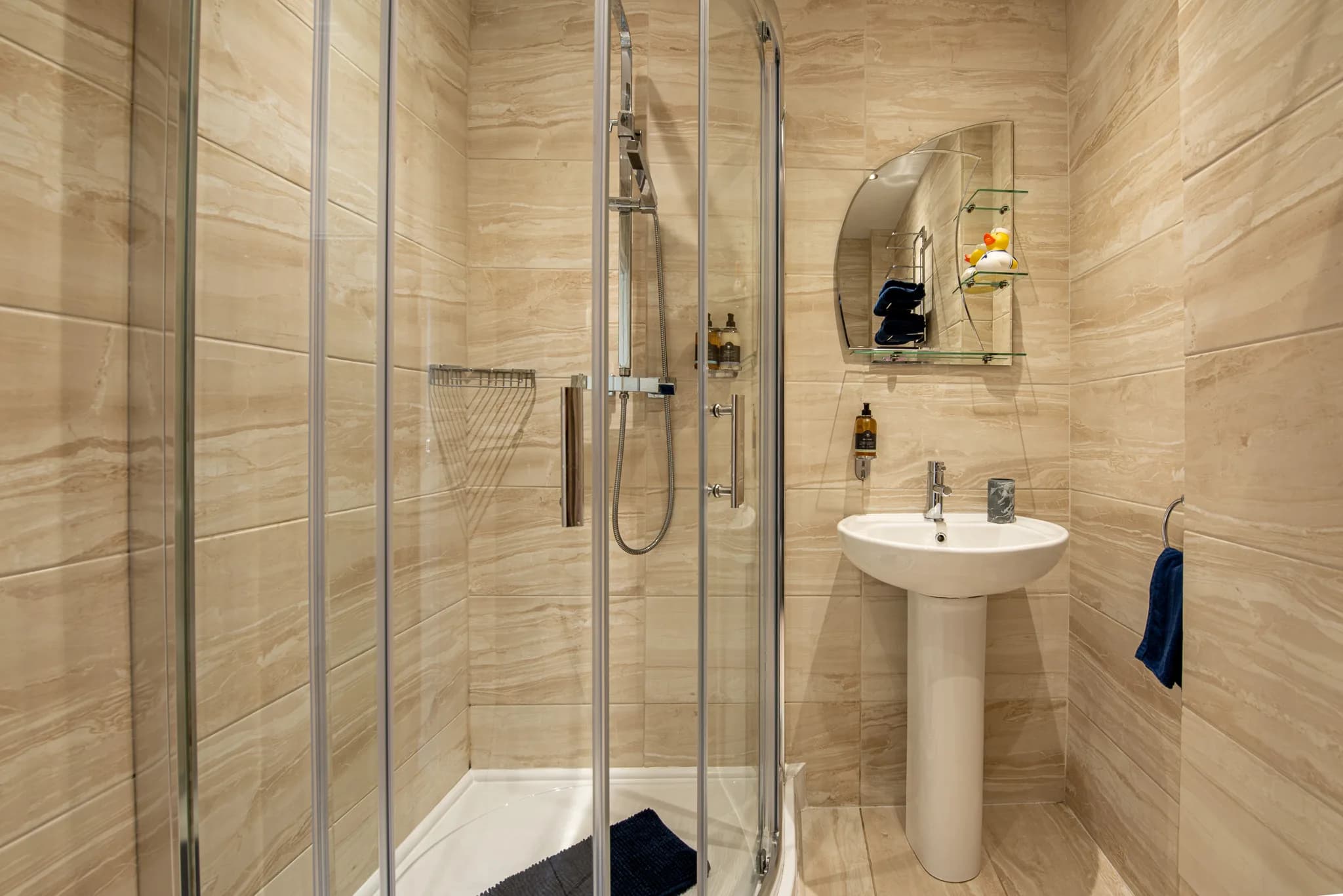 Walk-in shower room at Sea Dreams